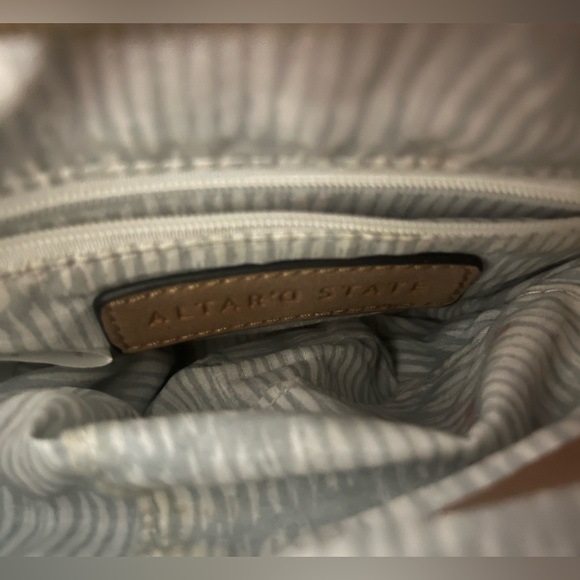 Medium sized Altar’d State brown colored with pastel flowers purse - Picture 4 of 6